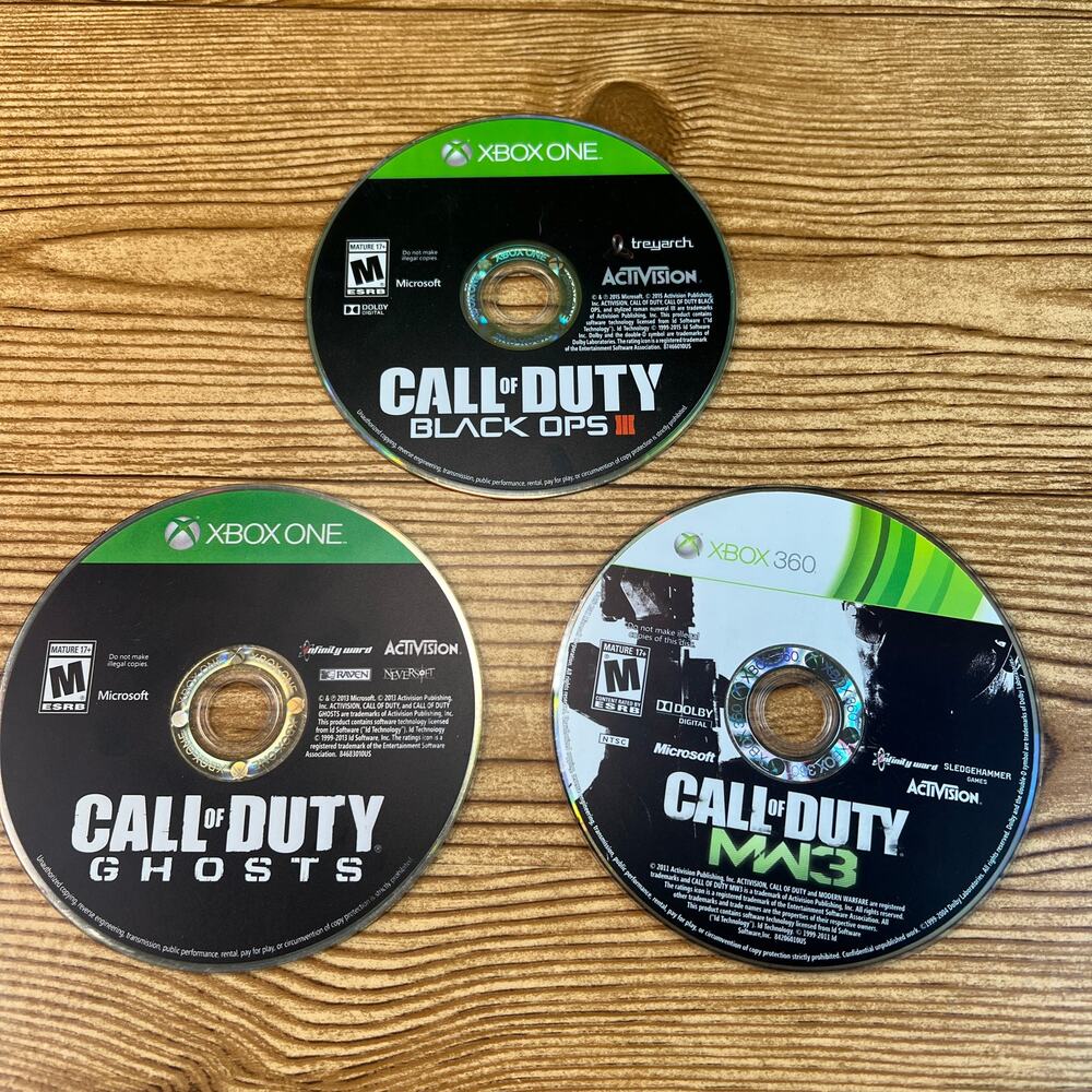 3 Xbox Games Call of Duty Ghosts (1) / MW3 (360) / Black Ops 3 (1) Game Only
